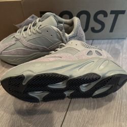 Yeezy Boost 700 Salt EG7487 US 6.5 FR 38