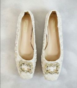 Miaoqu, Elegant Offwhite Lace Women's Shoes.Heel's Height:1". Size:10.5.