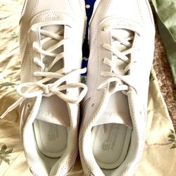 Women’s Champion White Shoes / Size 8 1/2 M