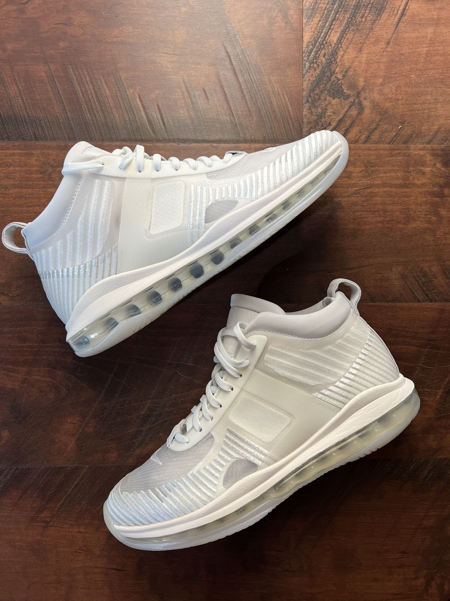 Nike Lebron x John Elliot Icon (Size 9)