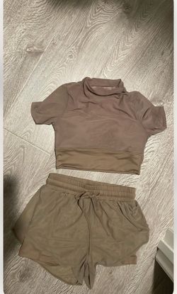 Beautiful  Lululemon mesh set size xs