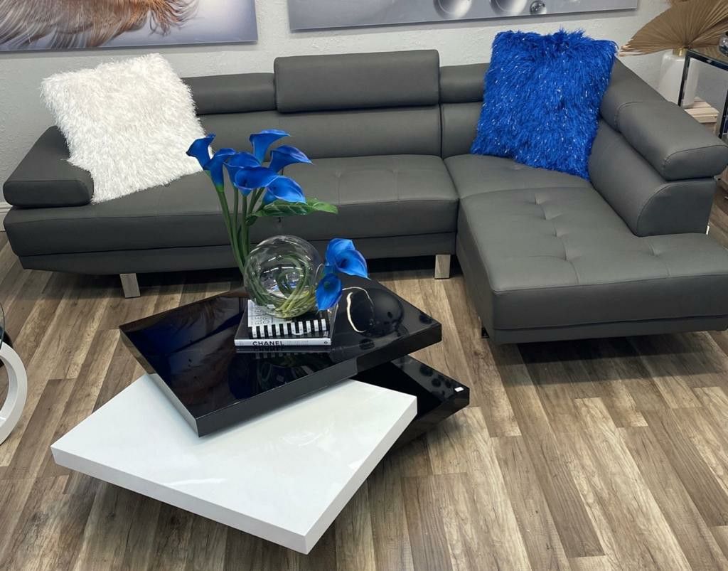 Sale on sectionals/ seccionales/ couches/ Sofas/ Loveseats/ finance Available 1 Down for Sale