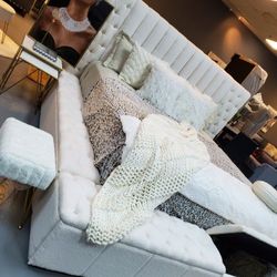 👑Queen Storage Bed Frame, 👉Furniture Sectional, Dining Table, Bunk Beds Avail 