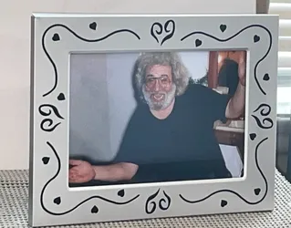 GRATEFUL DEAD RARE CANDID SHOT OF JERRY GARCIA 5" X 7" PHOTO GLASS FRAMED