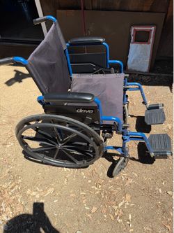 Foldable wheelchair