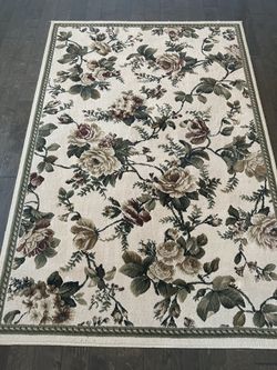5’3” X 7’7” Oriental Weave Of America Rug
