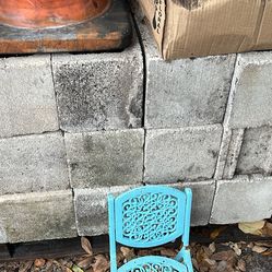 40 concrete brick and 20 single block