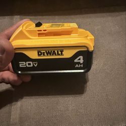 New Dewalt 4Ah Battery
