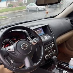 Nissan Maxima 