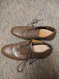 Men's shoes size 10&1/2 clean  like new,guess brand
