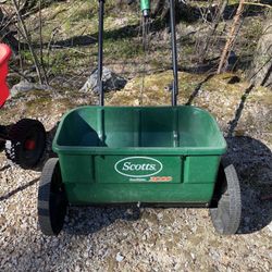 Scotts Turf Builder Classic Drop AccuGreen 3000 Drop Spreader