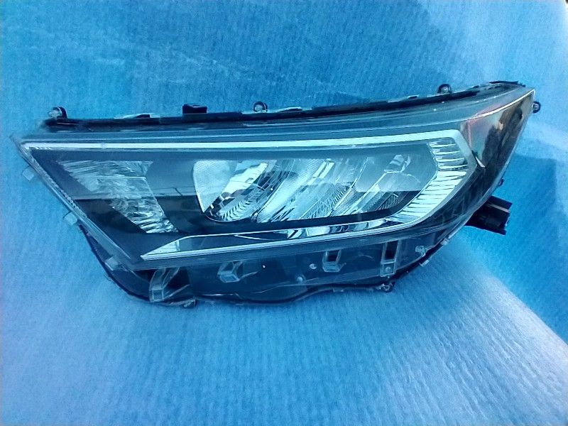 Driver Side Headlight Possibly Honda Not Sure At The Moment