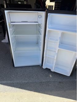 Mini fridge