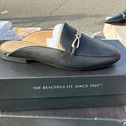 Brand New Women’s Shoes 