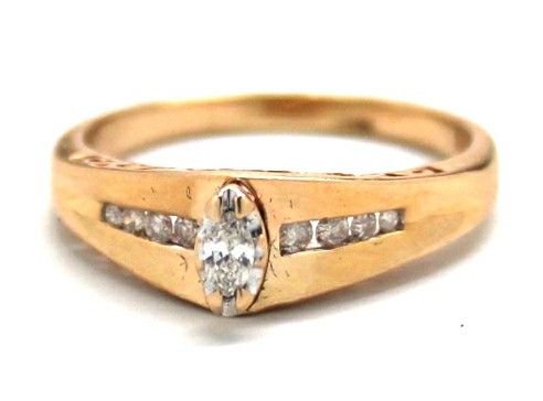 Ladies Diamond/10K Gold Engagement Ring