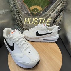 Nike Air Max Dawn Sneaker Women's Running Shoes White/Black Sz 11.5