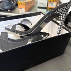 Shoe