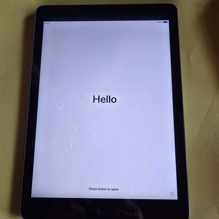 Apple iPad Air 1st generation, 16gb WIFI only