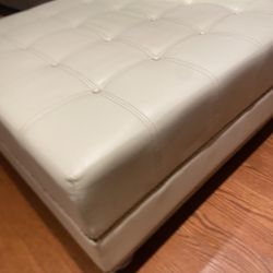 Ottoman Off White - 35”X35”