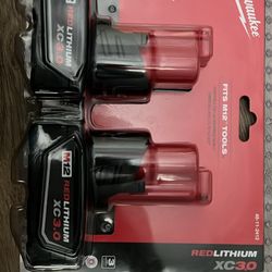 Milwaukee M12 Battery Set