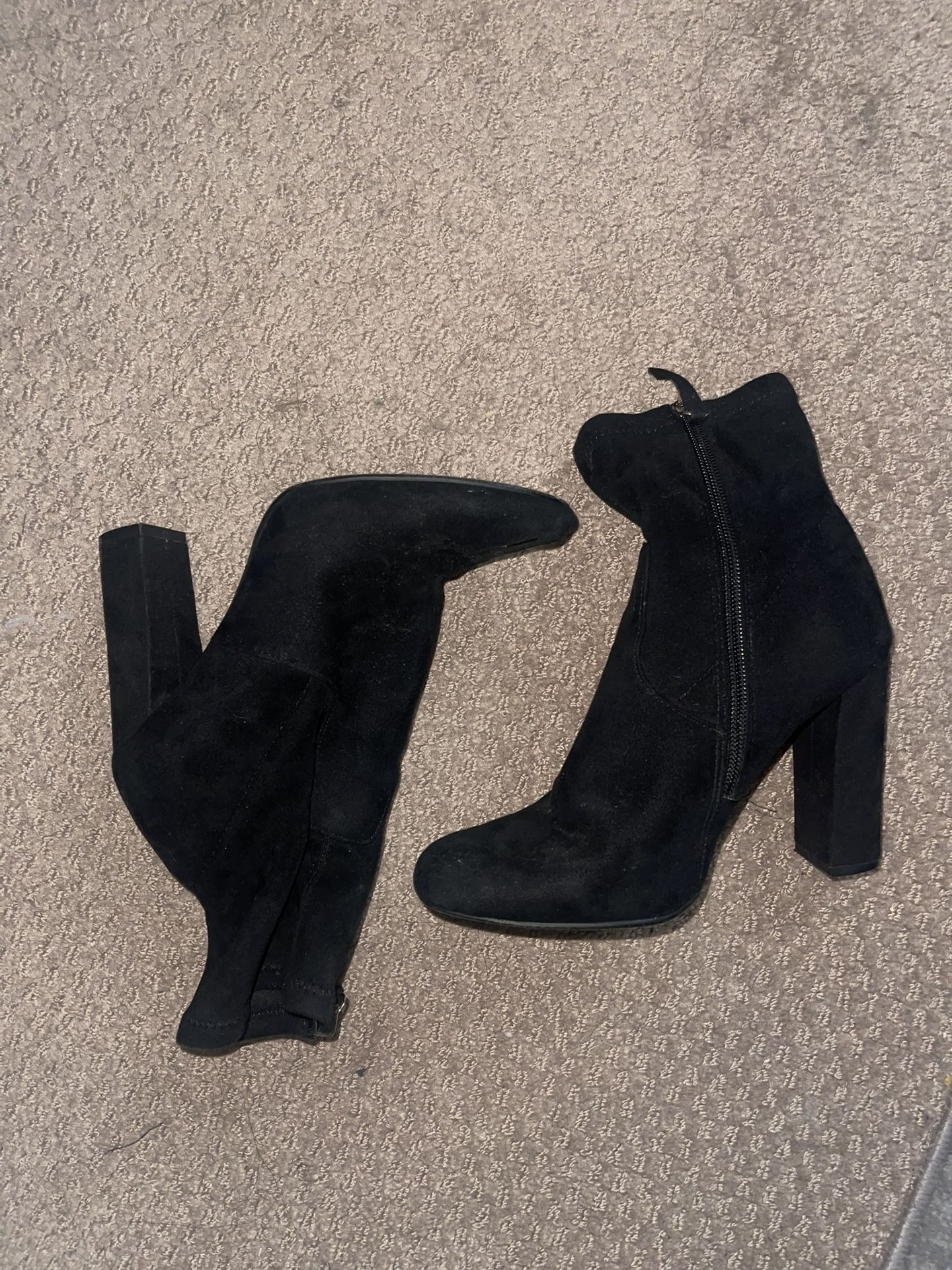 Womenโs Black Booty Heels