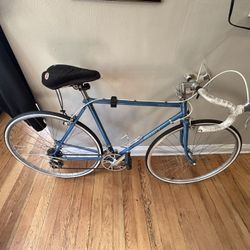 1977 Schwinn Traveler III "Super-Lite" w/ Pump and Bike Lock