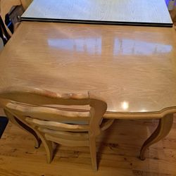 Table And Hutch 