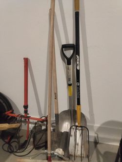 Garden Tool Lot – Shovels and Pitchfork