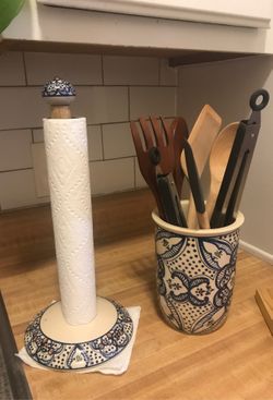 World market paper town and utensils holder