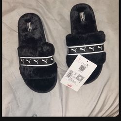 Brand New Girl Puma Sandals Size 4y