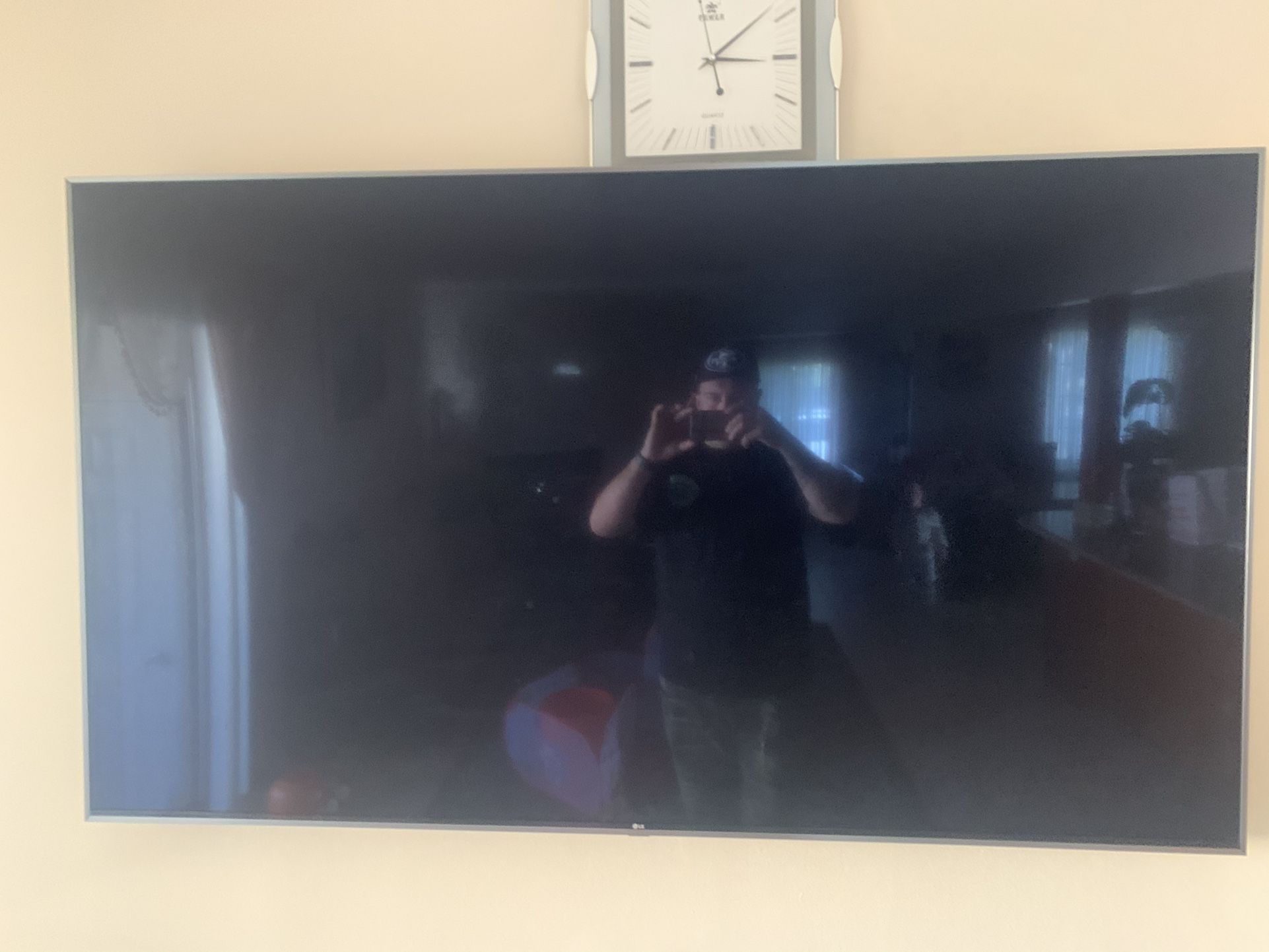 LG TV 57” -35”