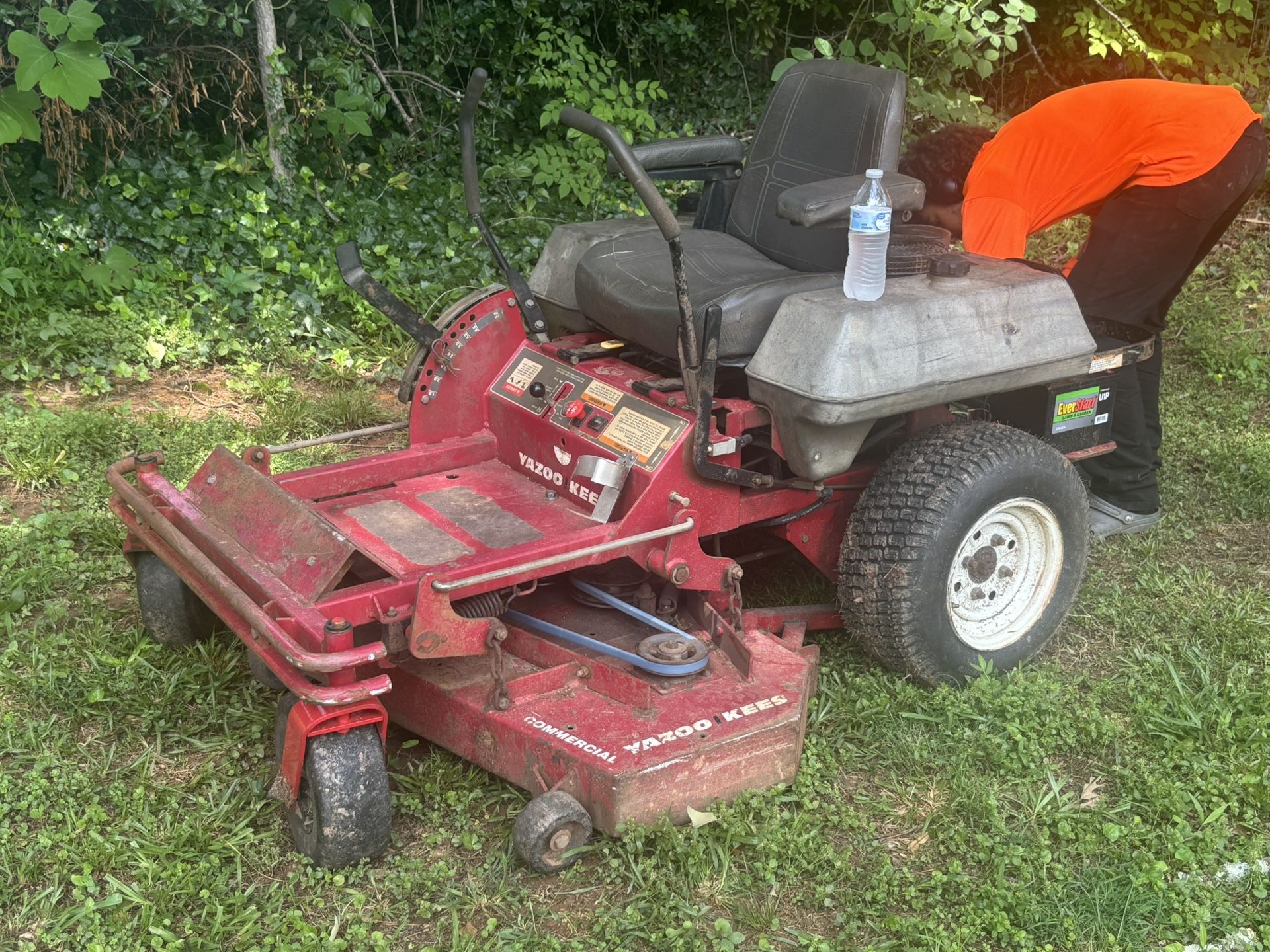 Yazoo Kees 48” Commercial Zero-Turn Mower
