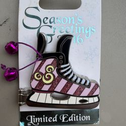 Disney Seasons Greetings 2016 Alice in Wonderland Cheshire Cat Ice Skate LE Pin