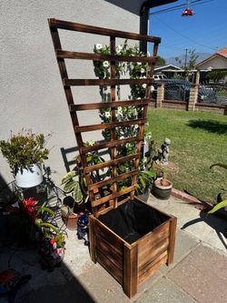 Handcrafted 6ft Yakisugi Cedar Planter Box with Trellis – Bug Resistant & Weatherproof