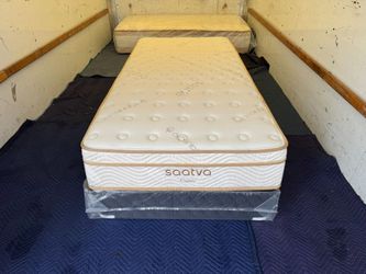 Like New! Saatva Classic Firm  Twin XL Mattress - Delivery Available