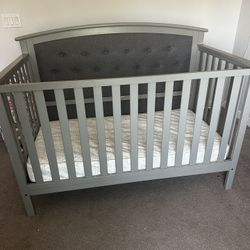 Gray Crib And Mattress 