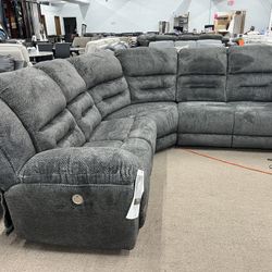 Power Recliner Sectional With USB Port 