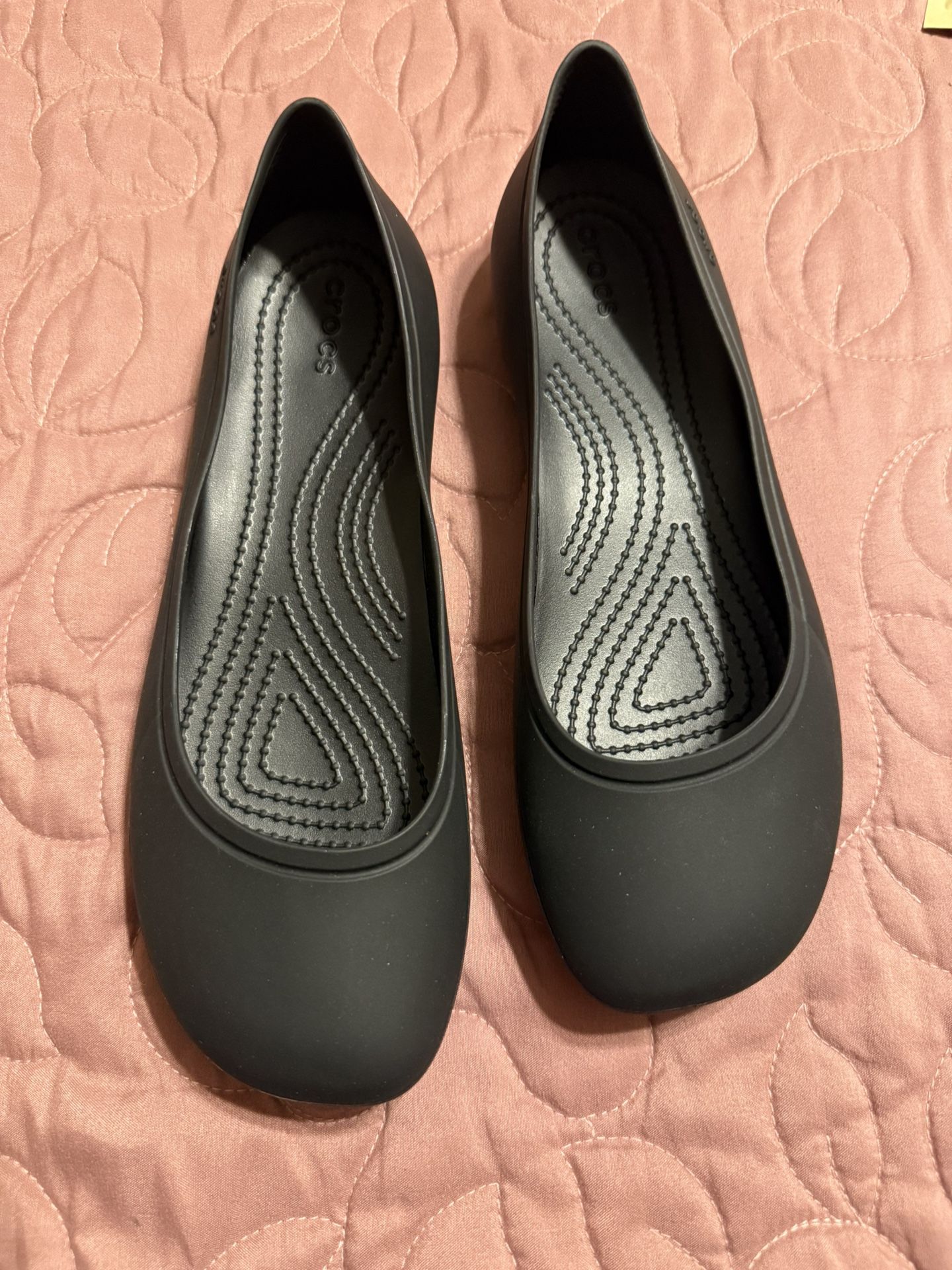 Women’s Crocs - Brooklyn Flat SIZE 8
