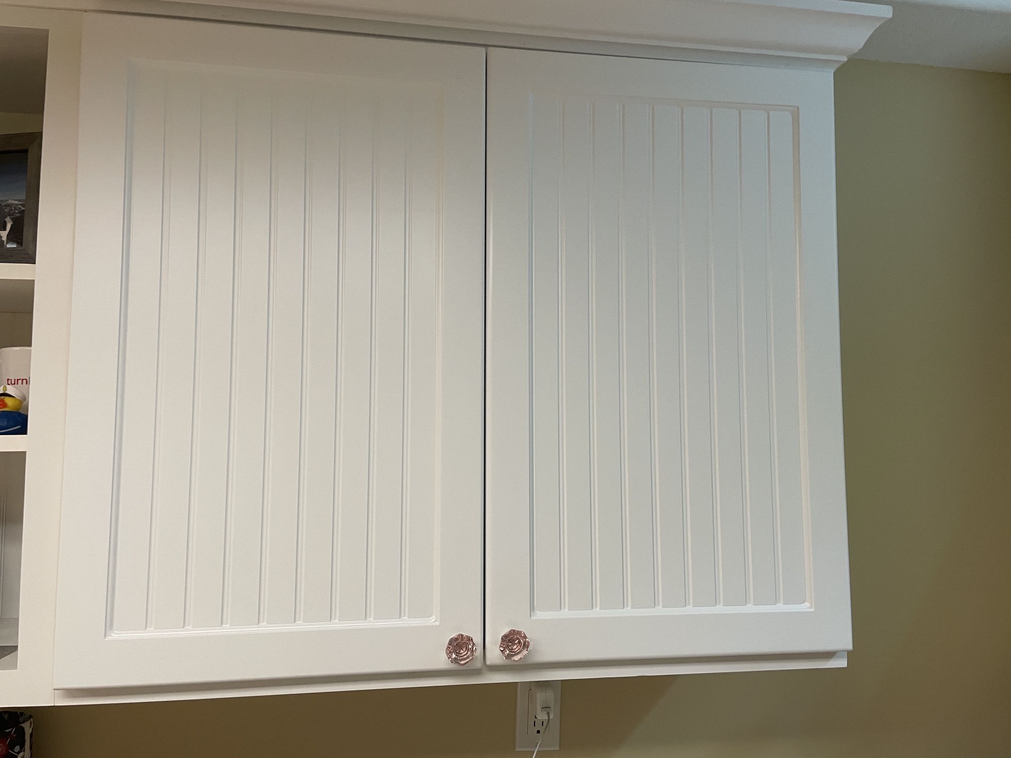 Excellent Condition Hanging Cupboards