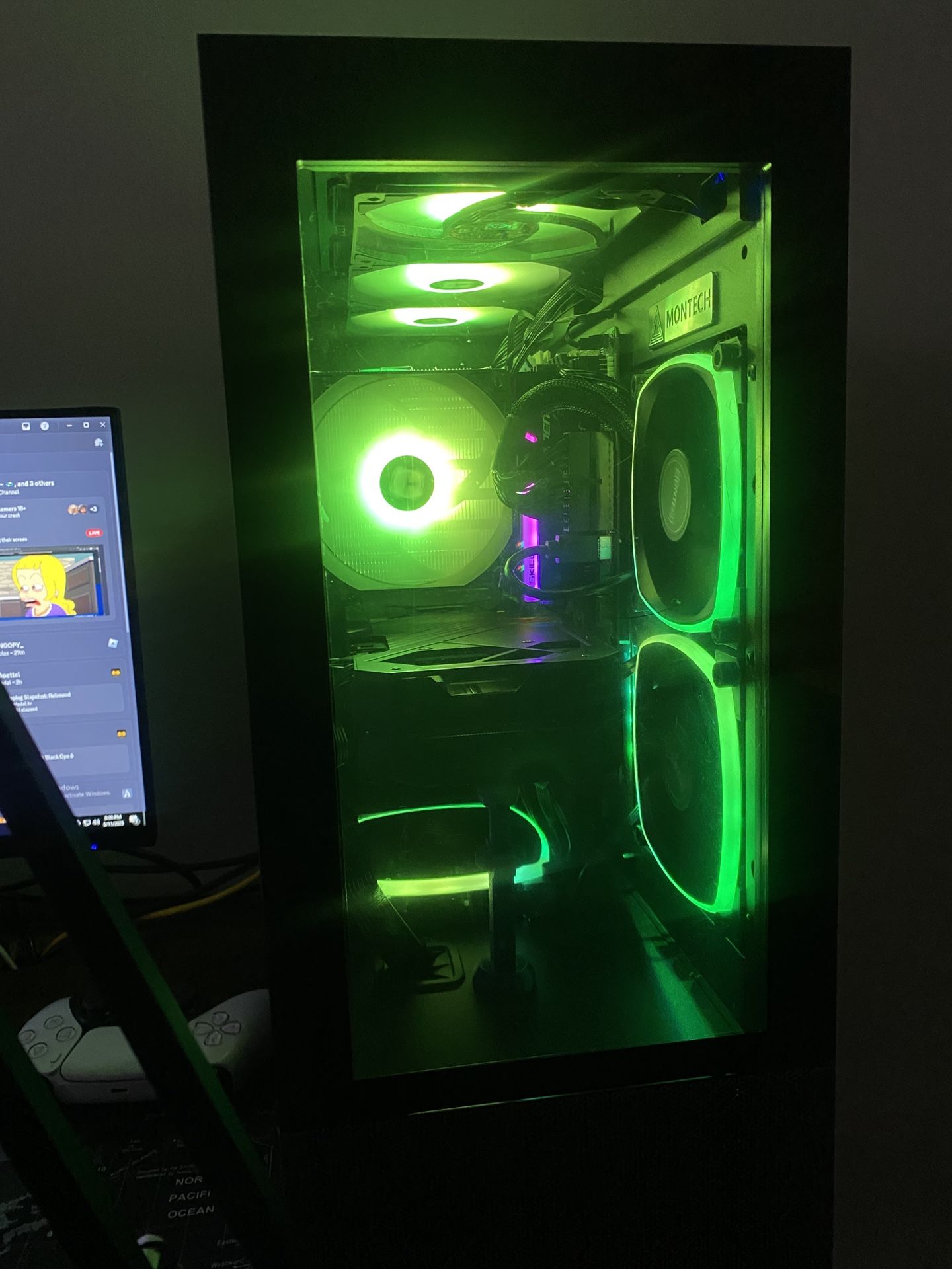 Gaming Set Up Come With Everything Including Desk