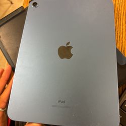 IPAD 10th generation  comes w case and apple pencil