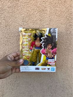 SHF Super Saiyan 4 Goku