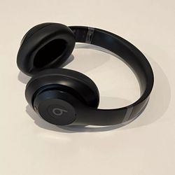 Black Beats Studio Pro