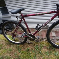 mongoose hill topper mountain bike front suspension 18.5 frame 26 inch rims