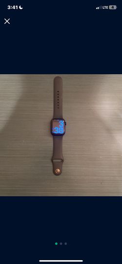 Apple Watch Series 7 w/ Charger