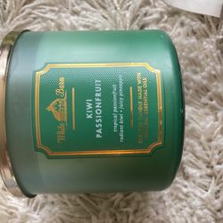 Kiwi Passion fruit Candle 
