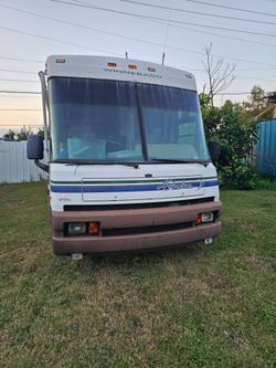 1997 Winnebago Adventurer Class A Motorhome