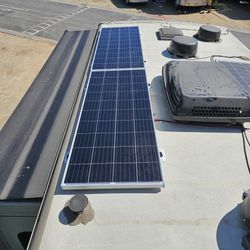 SOLAR PANEL RV MOTORHOME SYSTEM (INSTALLED)