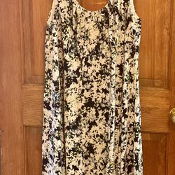 Gorgeous women’s white floral Signature Ella dress,  size 14W