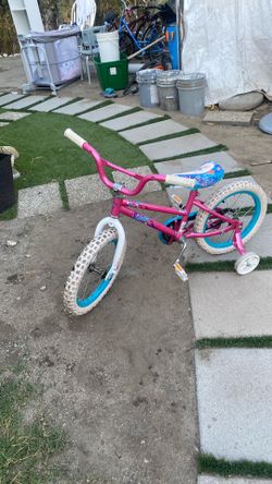 Kid’s bicycle beauty nice color with training wheels 16” pacific gleam brand everything works well